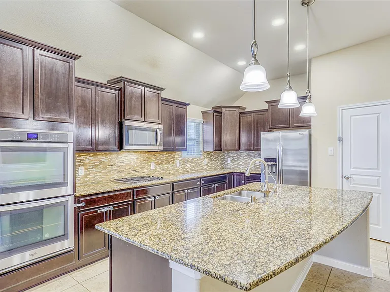 28270 Natalie Bend Rd — Photo 8