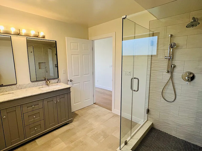 2620 Marin Ave — Photo 17