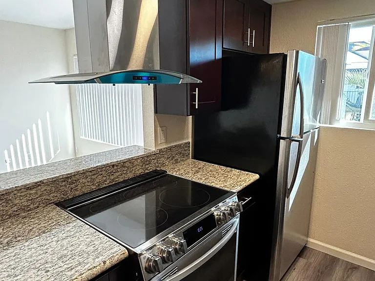 347 Roosevelt St #7A — Photo 8