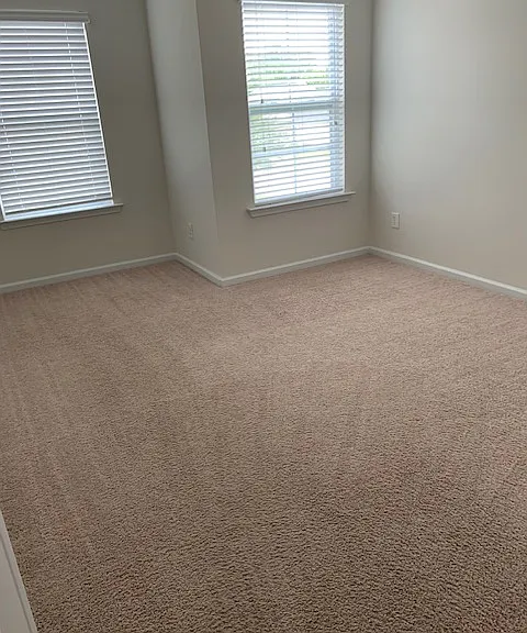 194 Bonhomme Cir — Photo 10