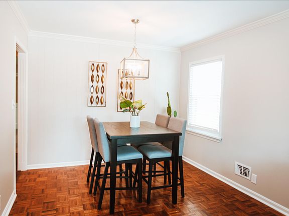 5th image of 424 Whiteheath Ln