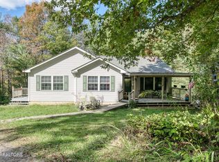 614 W Creston Rd, Crossville, TN 38571