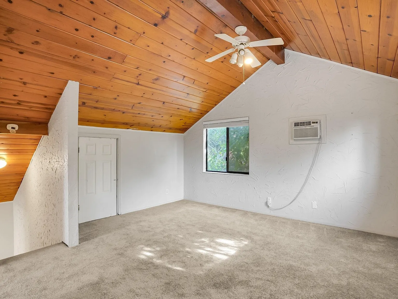 3 bed, 1200 sqft, $3,500 — Photo 3
