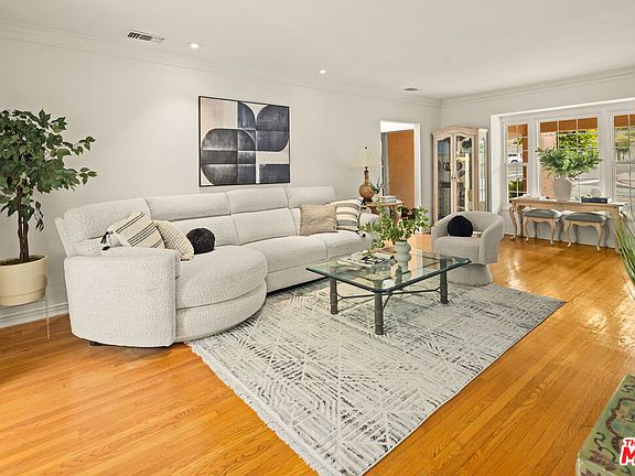 3rd image of 219 Entrada Dr