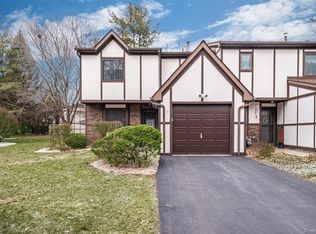 13 Amber Ct, Poughkeepsie, NY 12603