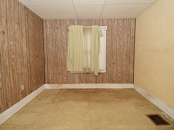 4th image of 1932 N Parker Ave