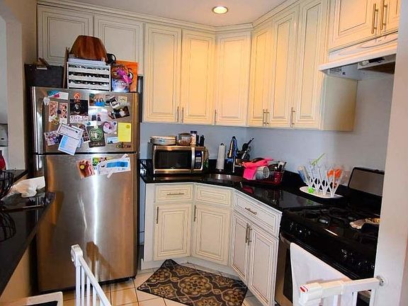 4th image of 20-34 47th St #1