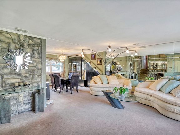 2nd image of 30 Florgate Rd
