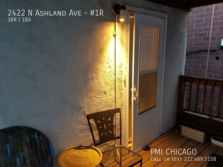 2422 N Ashland Ave #1R — Photo 2