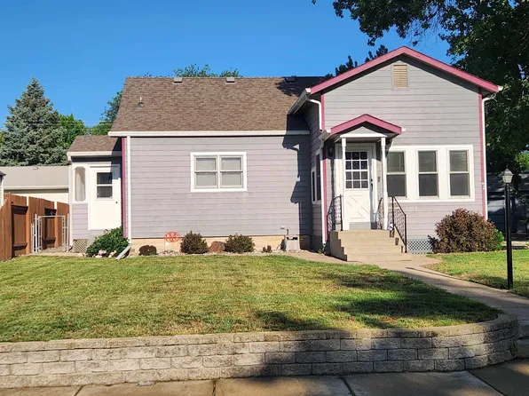 1213 Mulberry St, Yankton, SD 57078