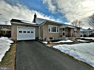 2221 Fernwood St, Reading, PA 19604