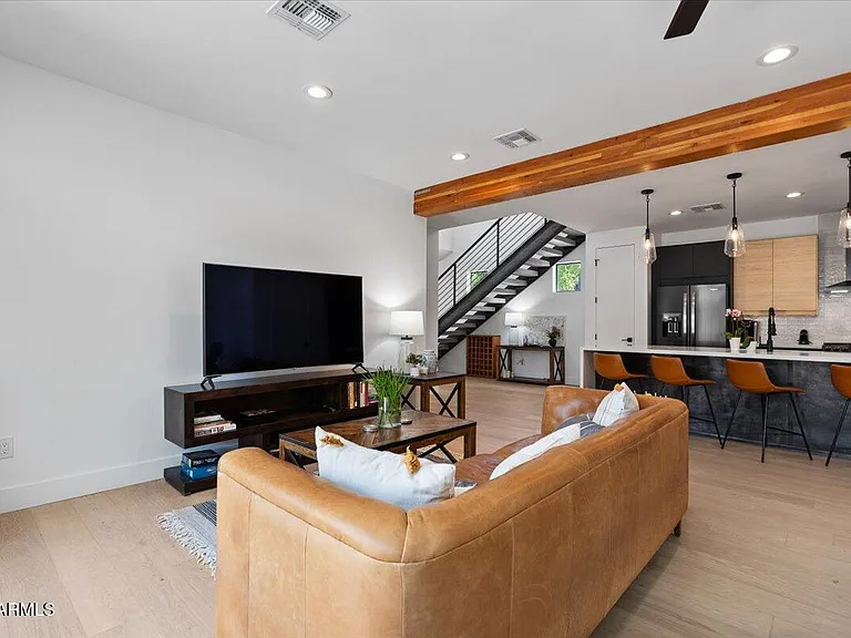 230 W Monterosa St — Photo 18