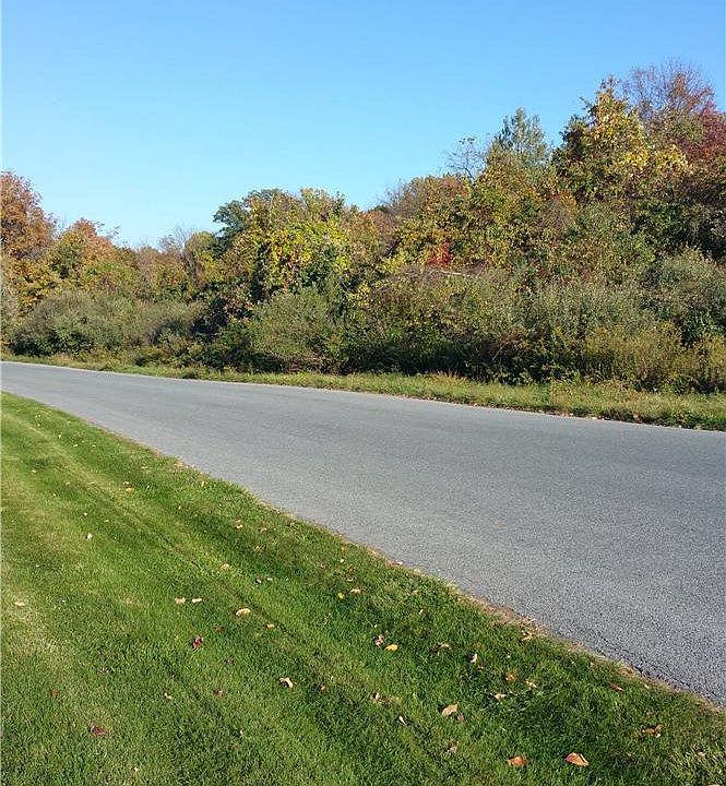 2nd image of Athens Court Lower Saucon Twp