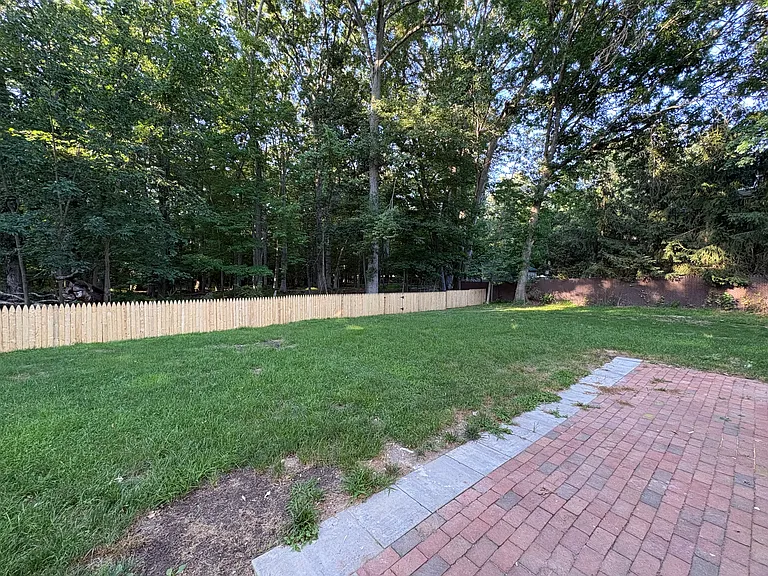 261 Elizabeth Ave — Photo 16