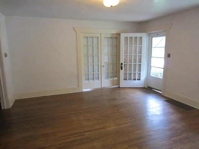 1060 S. Jefferson - 3BR House Just 5 Blocks from MSU!! — Photo 3