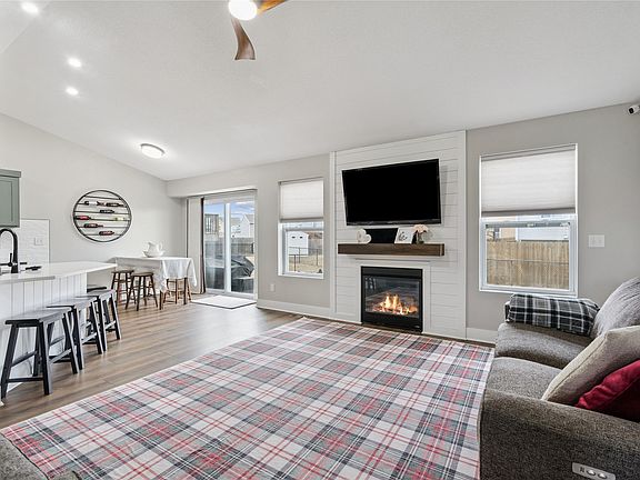 4th image of 3306 Hawthorn Dr SW