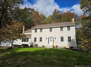 484 Country Club Rd, Avon, CT 06001
