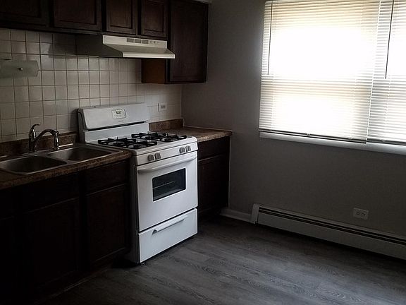 2nd image of 1665 Harbor Ave APT 2N