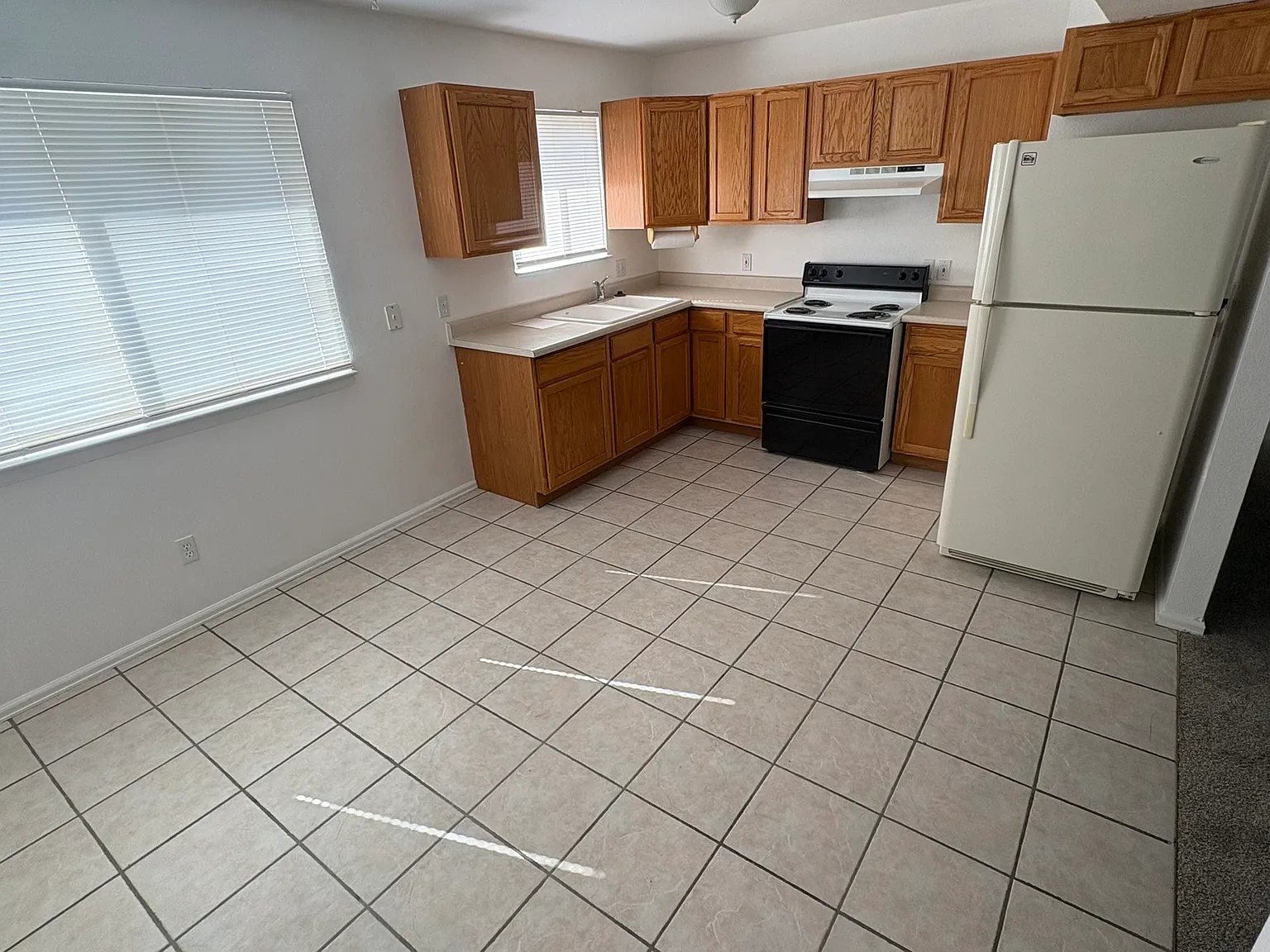 106 W Baldwyn Dr — Photo 2