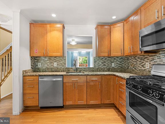 5th image of 1309 Alderton Ln