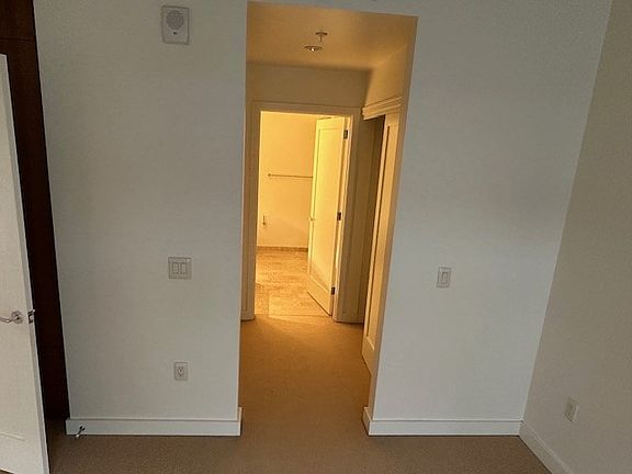 5th image of 841 SW Gaines St Unit 327