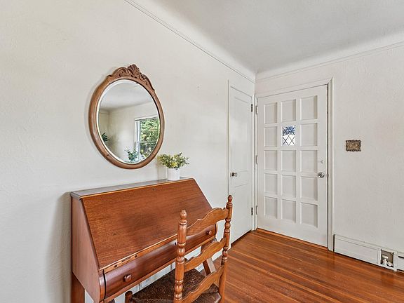 2nd image of 1840 Taylor Ave