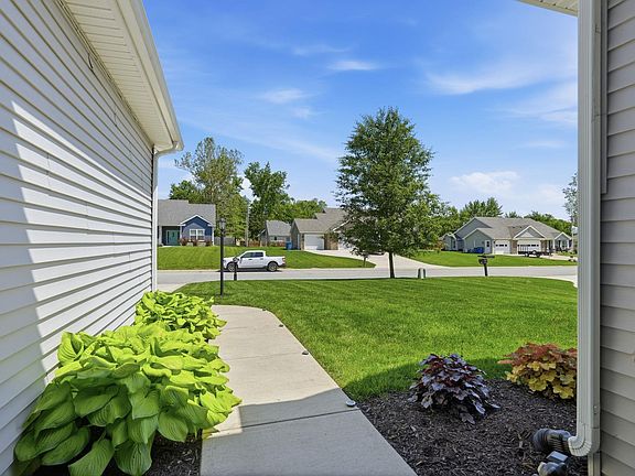 4th image of 429 Ironwood Ln