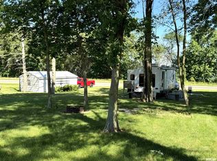 21561 N Buzzville Rd, Havana, IL 62644