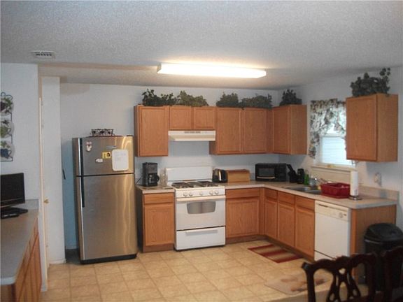 2nd image of 2145 Lone Pecan Dr