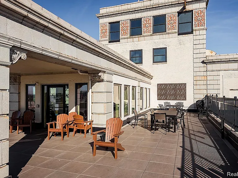 15 E Kirby St #228 — Photo 26
