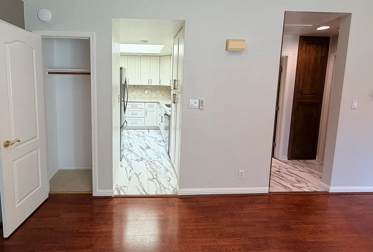Building Photo - 255 Charter Oak Cir