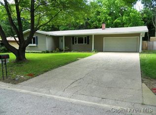 44 Woods Mill Rd, Sherman, IL 62684