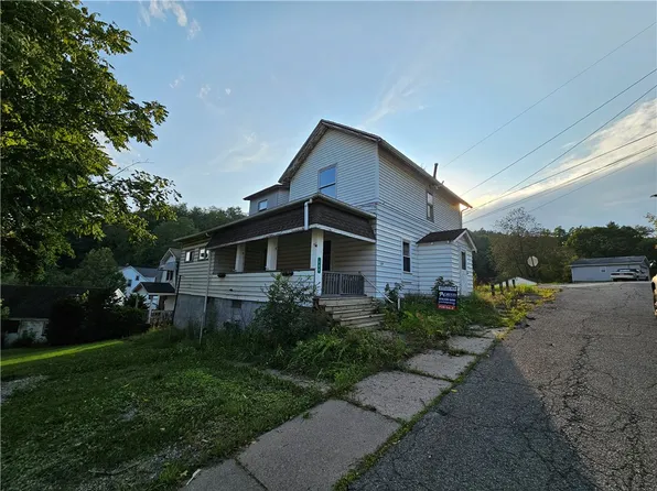 104 Forrest St, Petrolia, PA 16050