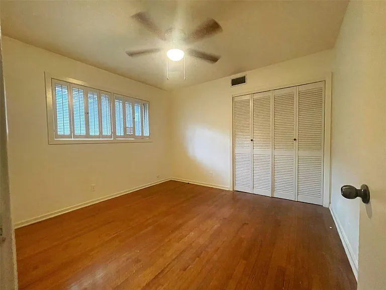 9655 Meadowcroft Dr — Photo 12