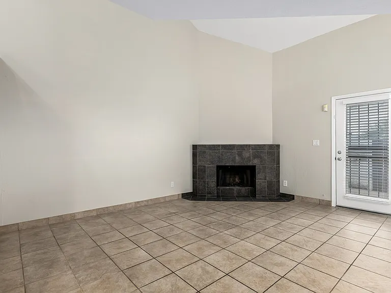 4328 N 36th St #3 — Photo 8