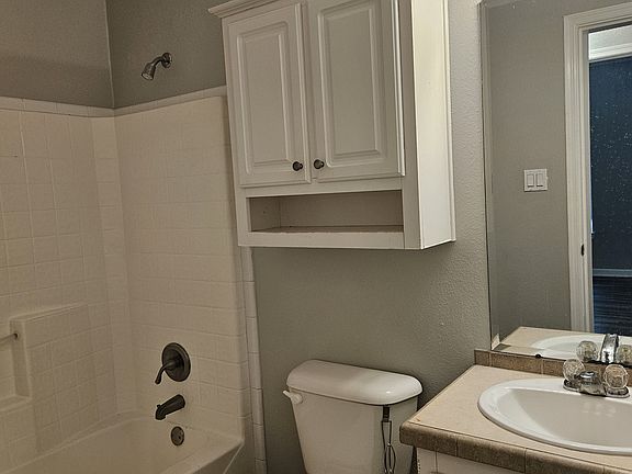 4th image of 9001 Lanewood Dr #B