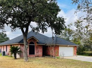 2110 Live Oak Rd, Cuero, TX 77954