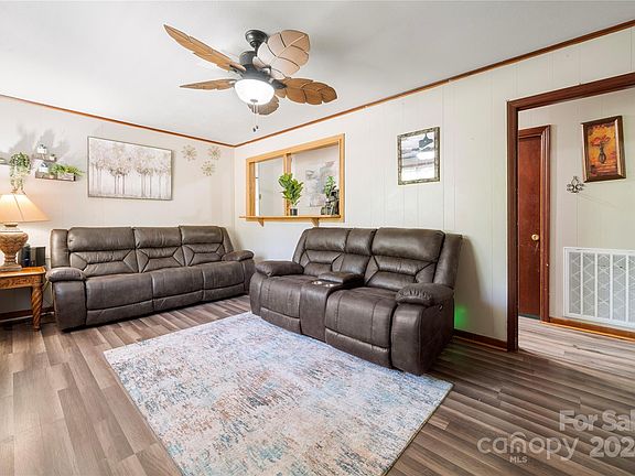2nd image of 515 Pattie Ann Dr