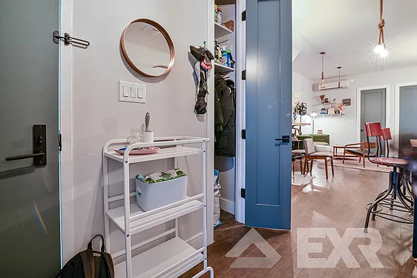 Rented by EXR | media 25