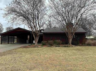 2003 Beumer St, Stuttgart, AR 72160