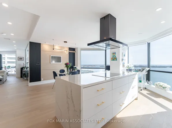 10 Queens Quay W #2502, Toronto, ON M5J 2R9