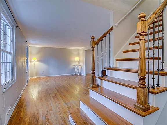 2nd image of 428 Franklin Heights Dr