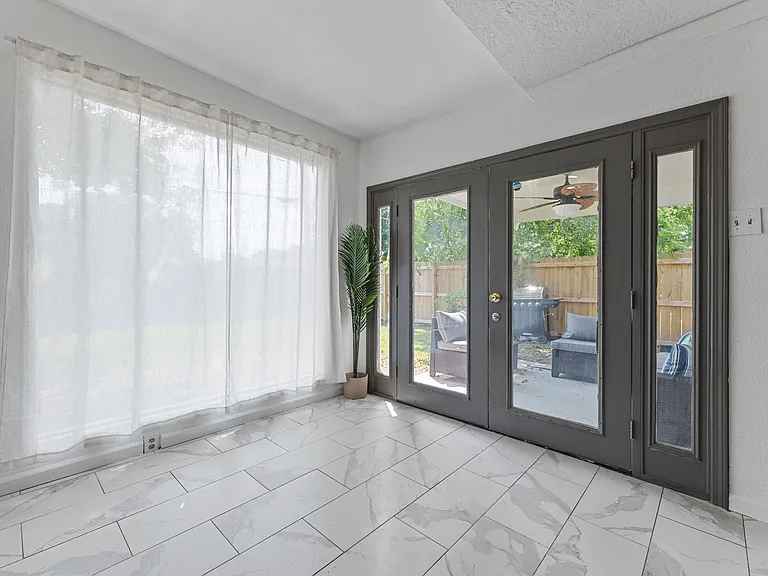 4203 Philmont Ave — Photo 12
