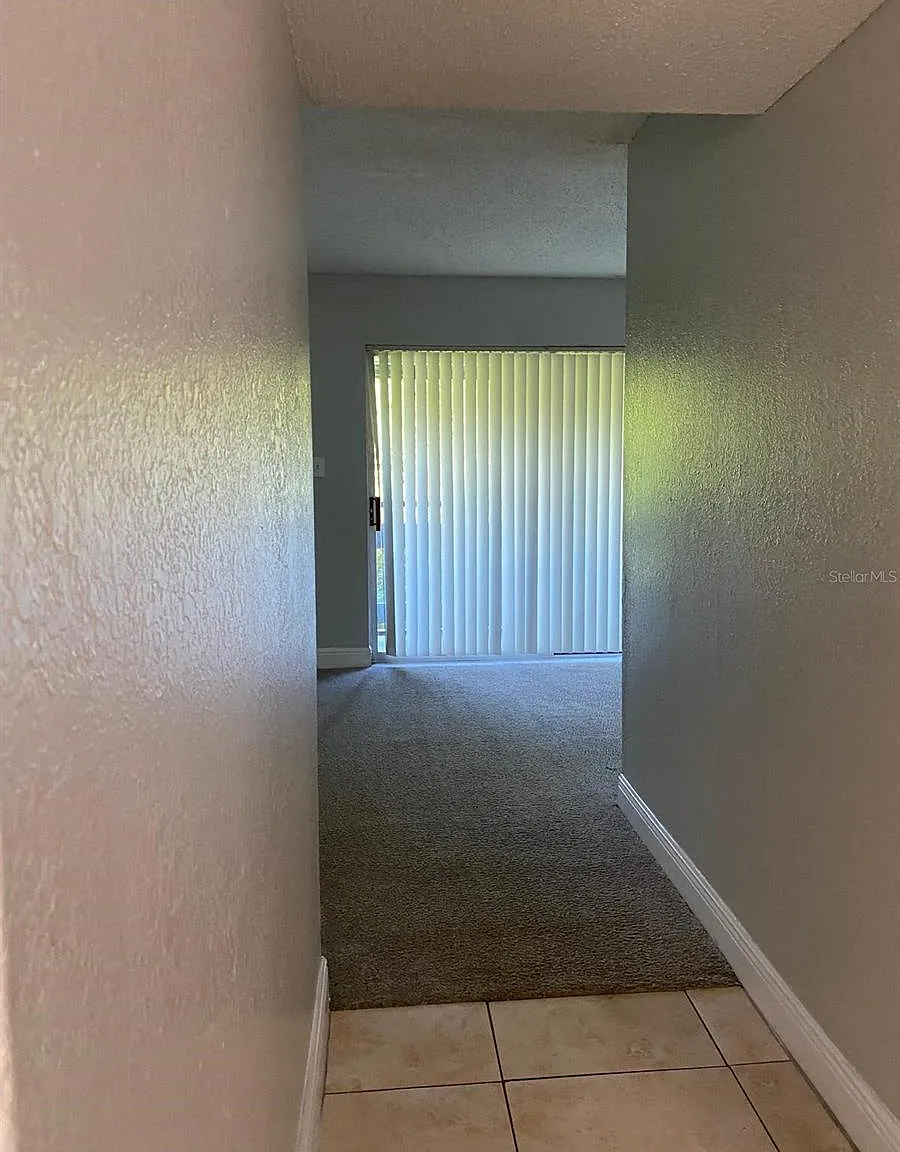 2 bed, 976 sqft, $1,400 — Photo 4