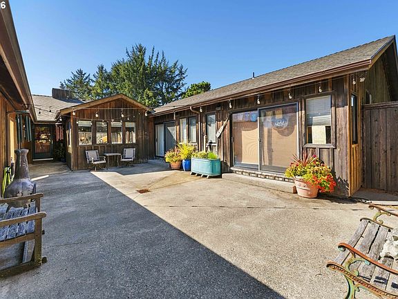 5th image of 3275 Golf Links Rd