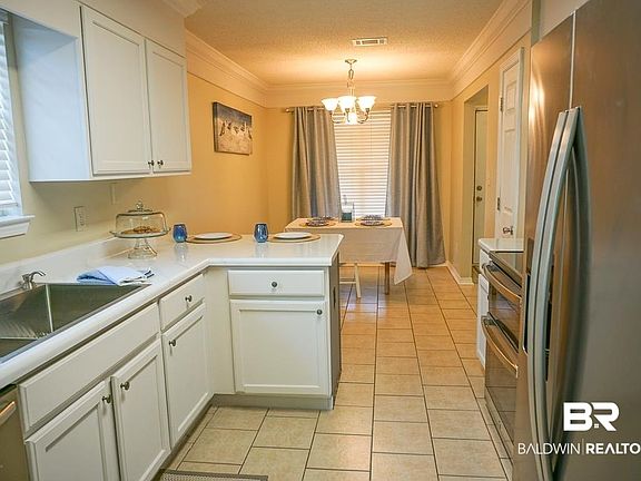 3rd image of 8470 Desert Oak Ct