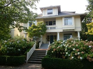 945 17th Ave E, Seattle, WA 98112