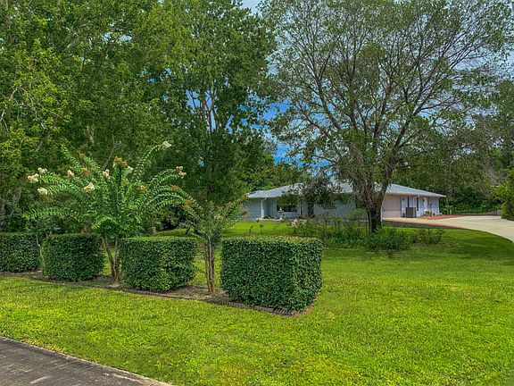 2nd image of 3917 Wateroak Way