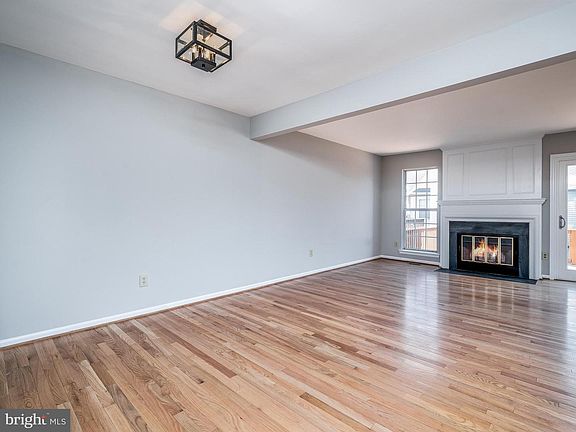 3rd image of 6522 Medinah Ln