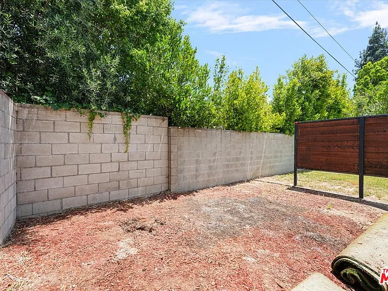 6652 Orion Ave — Photo 22